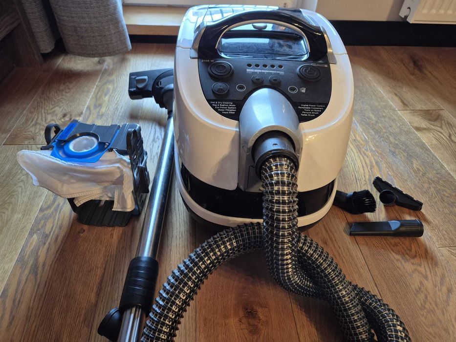 Odkurzacz piorący BOSCH BWD421PRO