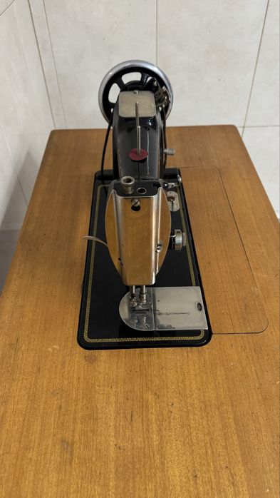 Maquina de costurar OLIVA