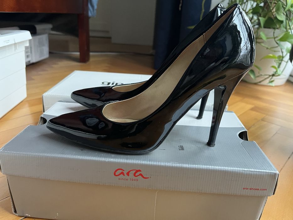 Szpilki czarne 39 skóra