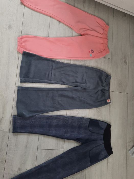 Ciepłe spodnie dla dziewczynki r. 128