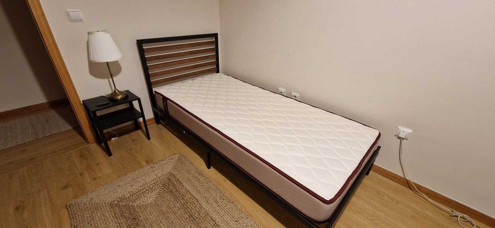 Cama com Colchão Viscoelástico   ( nunca usado/novo) - 190 x 90