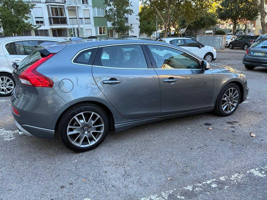 Volvo V40 2.0 D R design irrepreencivel