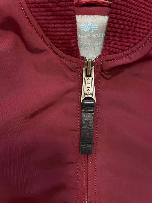 Бордовий бомбер Alpha Industries