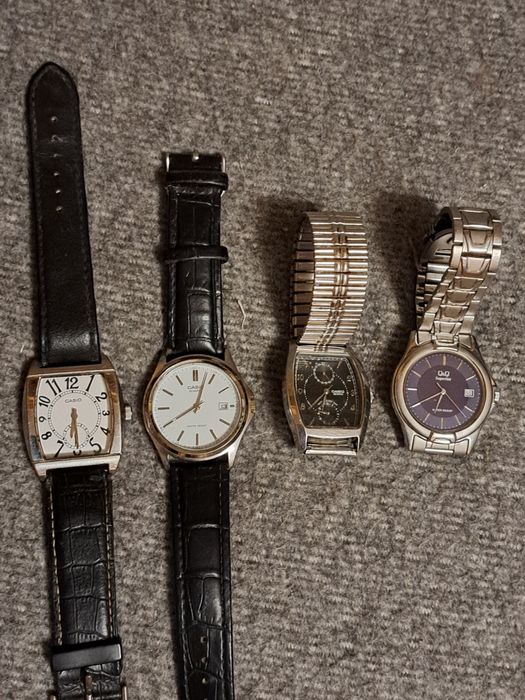 Продаю годинники.