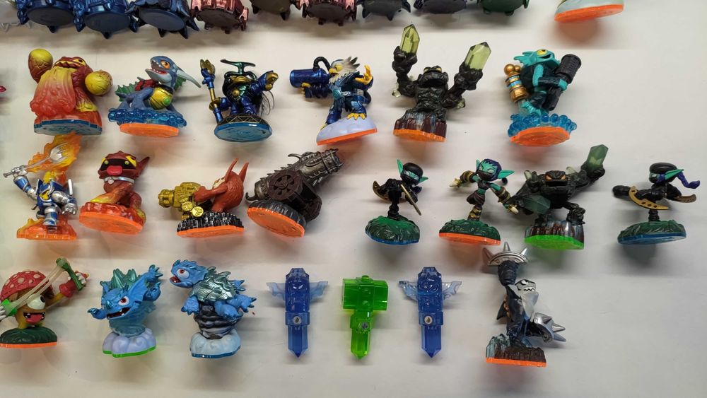 Игрушки монстры скайландер.skylander Activision.оригинал.статуэтка.
