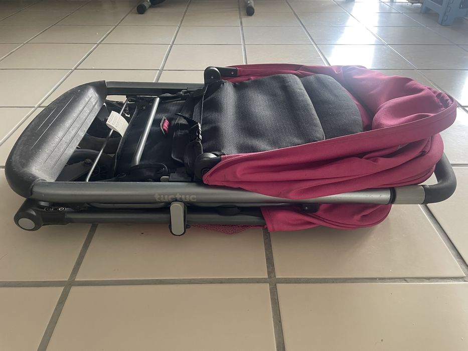 Carrinho de bebé c/ovo TUC TUC