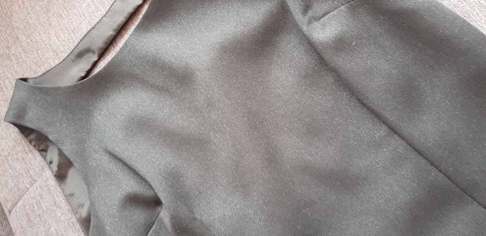 Czarna sukienka ze srebrna nitka/delikatnym brokatem