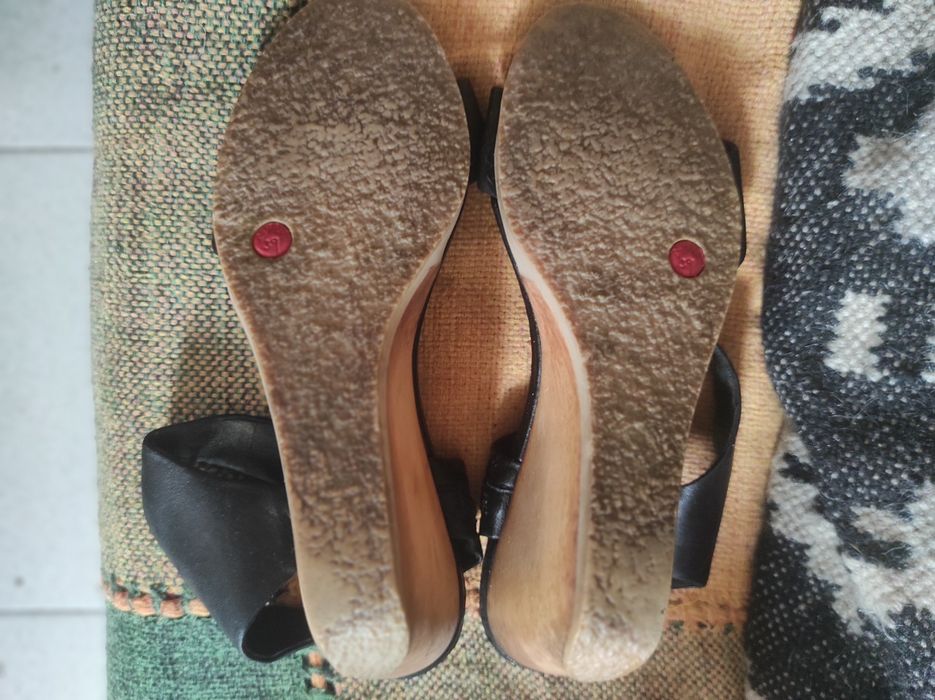 Sandálias de pele genuína