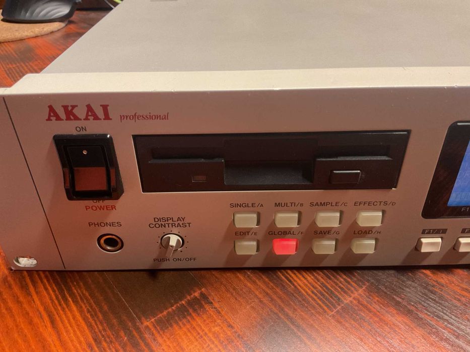 Sampler Akai S3000XL + karta IB-208P / sprawny /  serwisowany