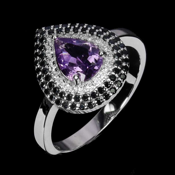 Набор из серебра 925 пробы с фиолетовым аметистом и белым цирконом