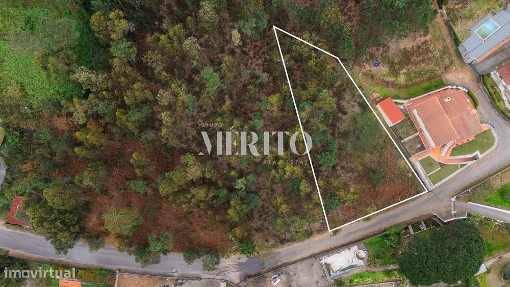 Terreno de construção às portas de Barcelos — Abade de Neiva, Braga