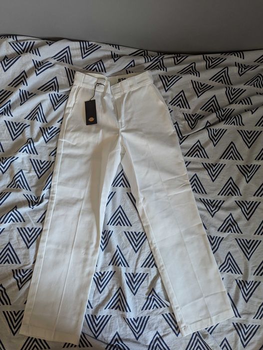 Białe spodnie firmy Dickies W26/L30