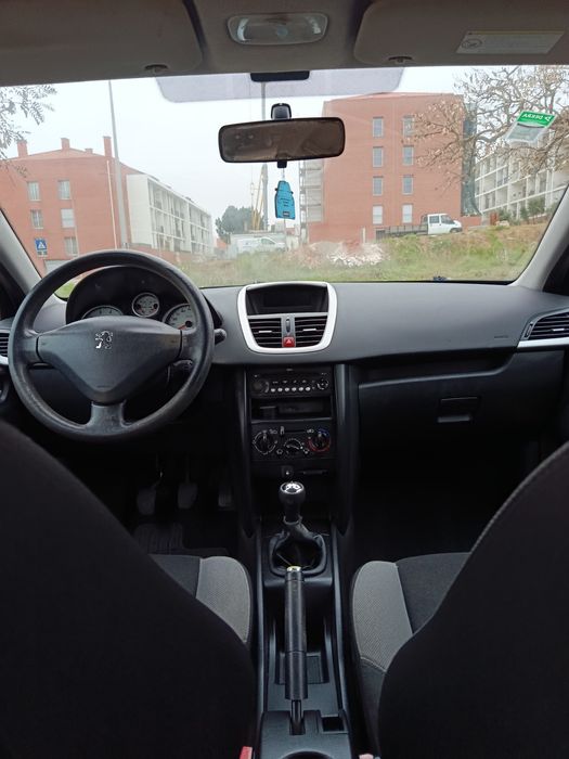 Peugeot 207 1.4i em bom estado !!!