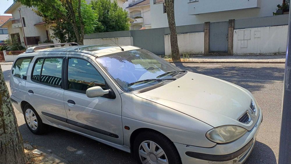 Renault 2001 1.4 16v