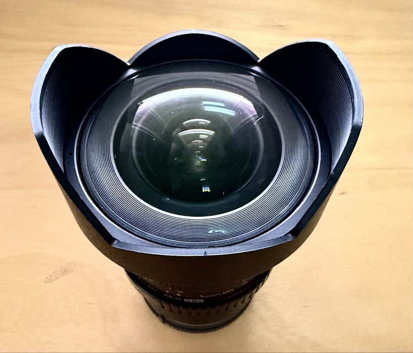 Samyang 14mm 2.8 full frame para sony