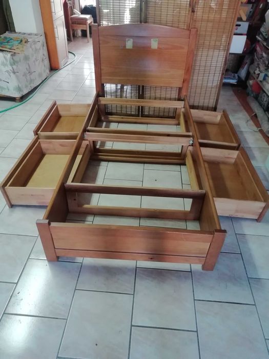 Cama Individual com  Gavetas
