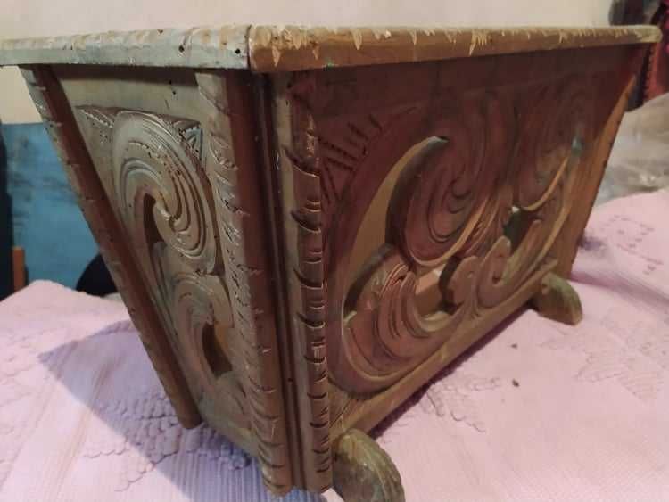 floreira antiga em madeira c/ trabalho de talha