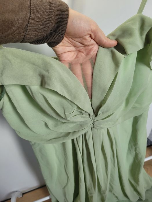 Sukienka długa litera A opadające ramiona studniówka sylwester balowa