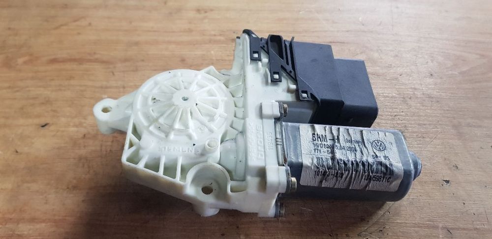 VW GOLF IV BORA SEAT LEON I TOLEDO II SILNICZEK SZYBY LEWY TYŁ 1J4959811C