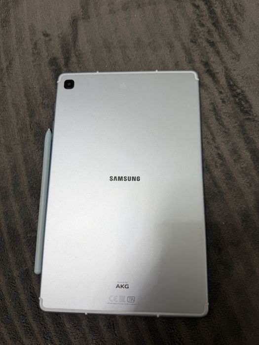 Samsung Galaxy Tab S5e синьо-сріблястого кольору