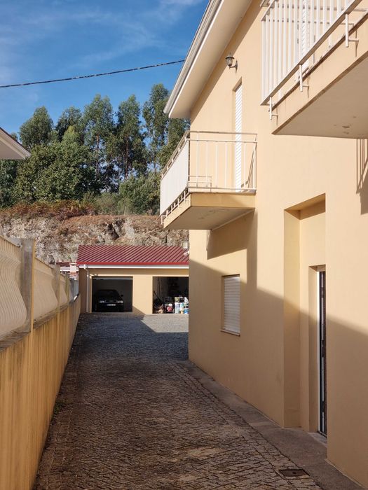 T3 com tres varandas entre Lixa e Amarante