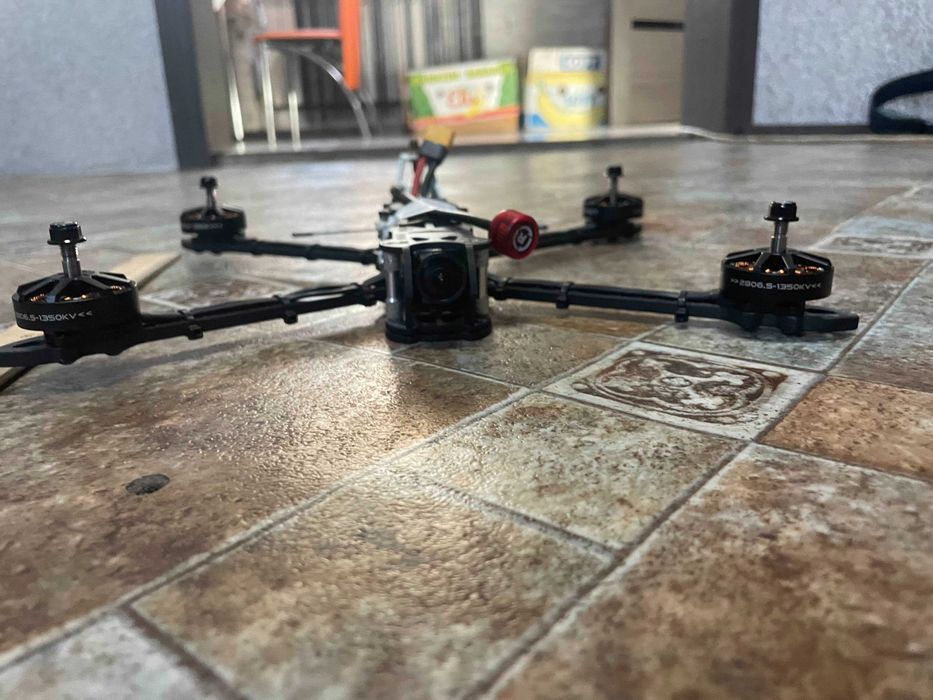 Продам FPV дрон (АКБ за дополнительную цену)