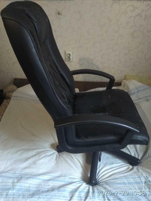 КРЕСЛО - Б У - в рабочем состоянии