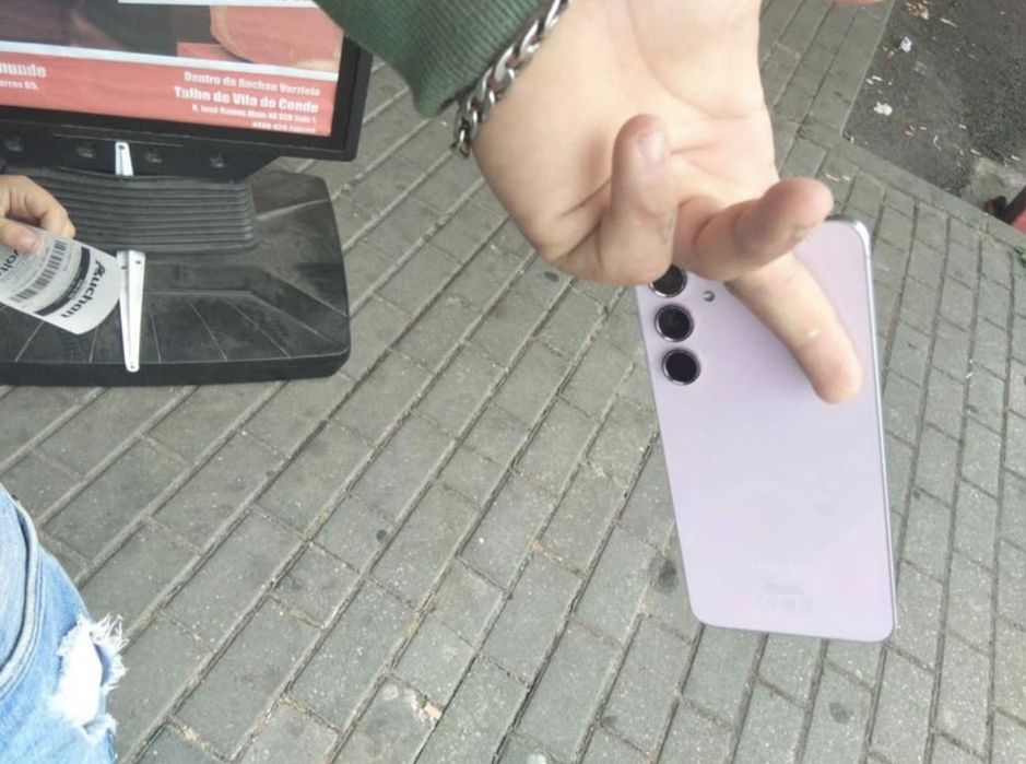 Venda ou troca Samsung a55 5G violeta.
