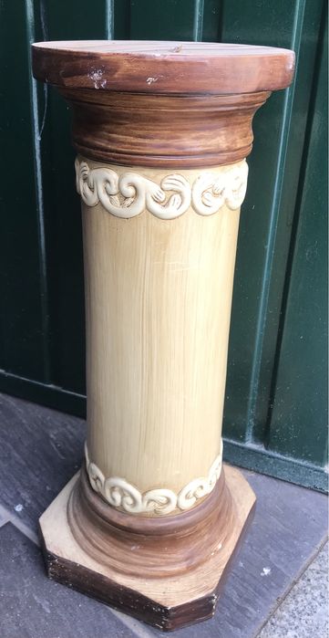 Vendo 2 suportes de vasos completamente novos