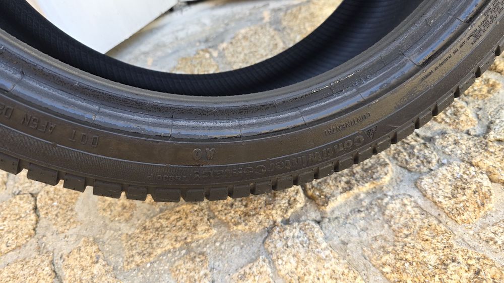 2 Pneus Continental - Como Novos