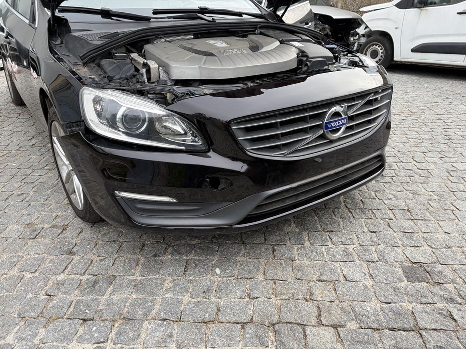 Frente volvo v60 hibrida