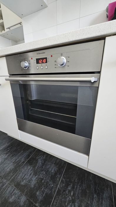 Pielarnik Electrolux  + plyta ceramiczna gratis