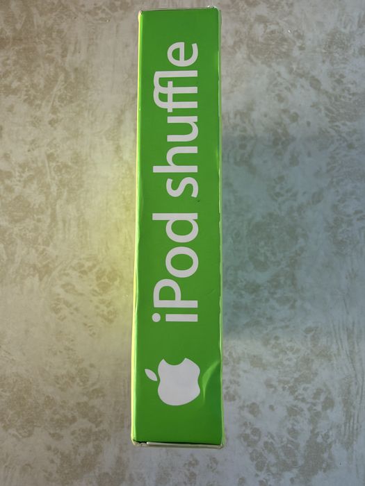 Apple IPod Shuffle  1GB