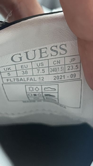 Продам кеди Guess оригінал