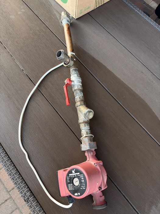 Pompa obiegowa Grundfos UPS 25-60 180 + zawór i filtr CO