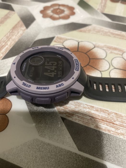 Garmin Instinct 1 поколение с солнечной зарядкой (Solar )