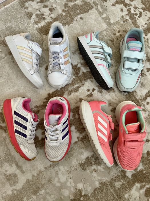 Кросівки дитячі для дівчинки Adidas розмір 30 устілка 19 см