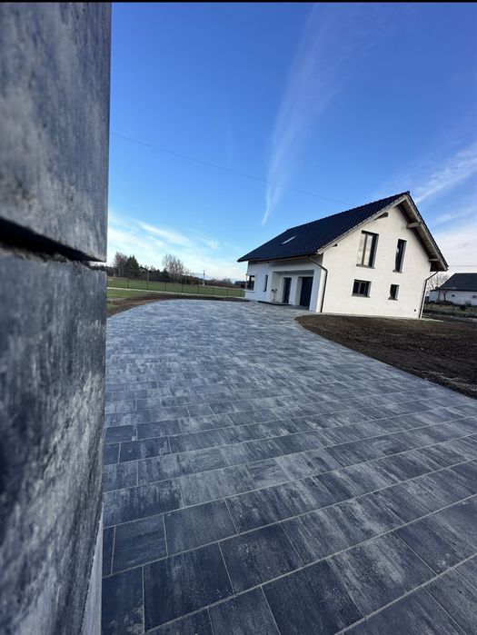 Ukladanie kostki beotnowej brukarstwo prace ziemne drogi parkingi ażur