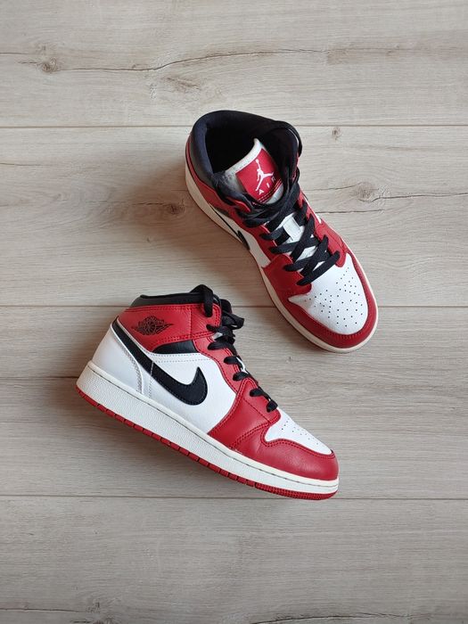 air jordan 1 mid chicago - купити товари моди та стилю - Ціна на