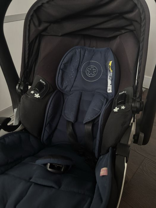 Безпечна автолюлька від 0 до 1 року maxi cosi