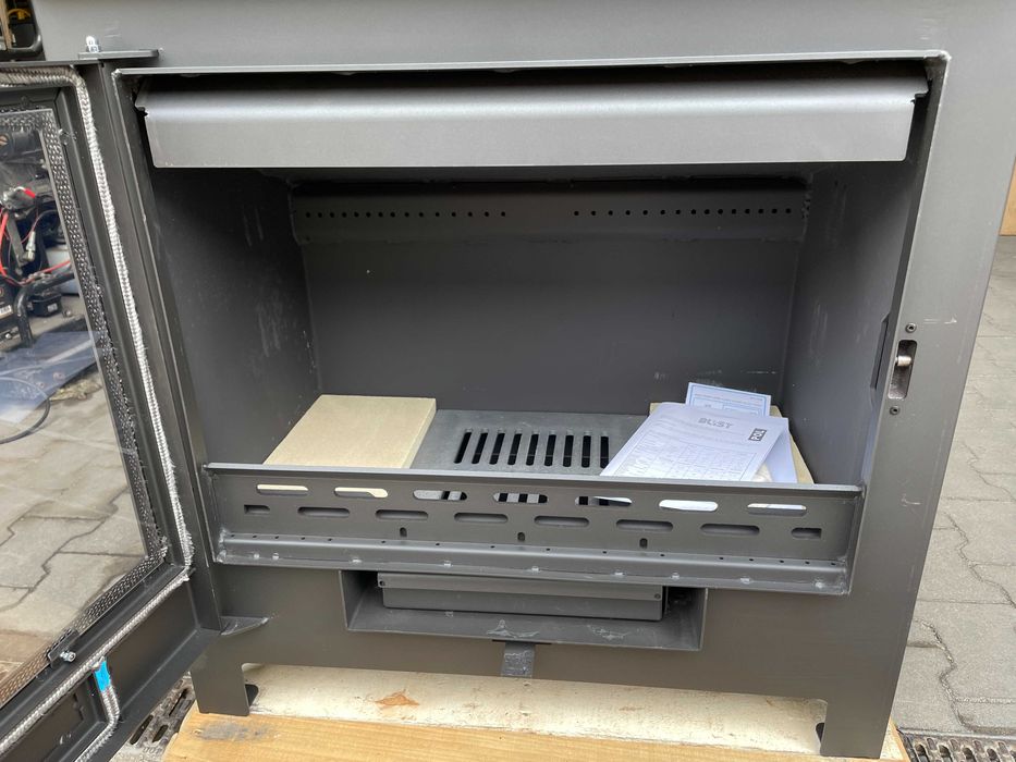 Piec piecyk kominek koza z płaszczem wodnym kocioł BLIST B MAX E 26kW