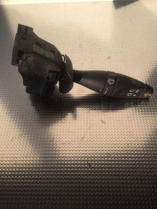 Conjunto / manetes de luzes e limpa vidros FORD Focus I Carrinha (DNW)