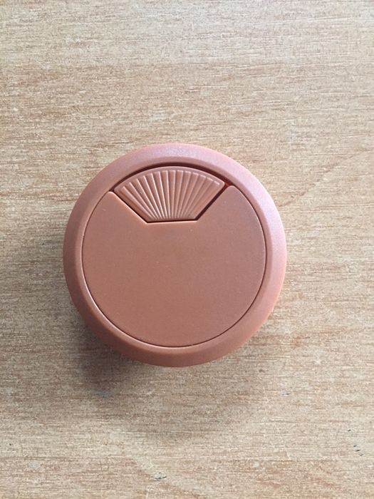 Для стола під провода