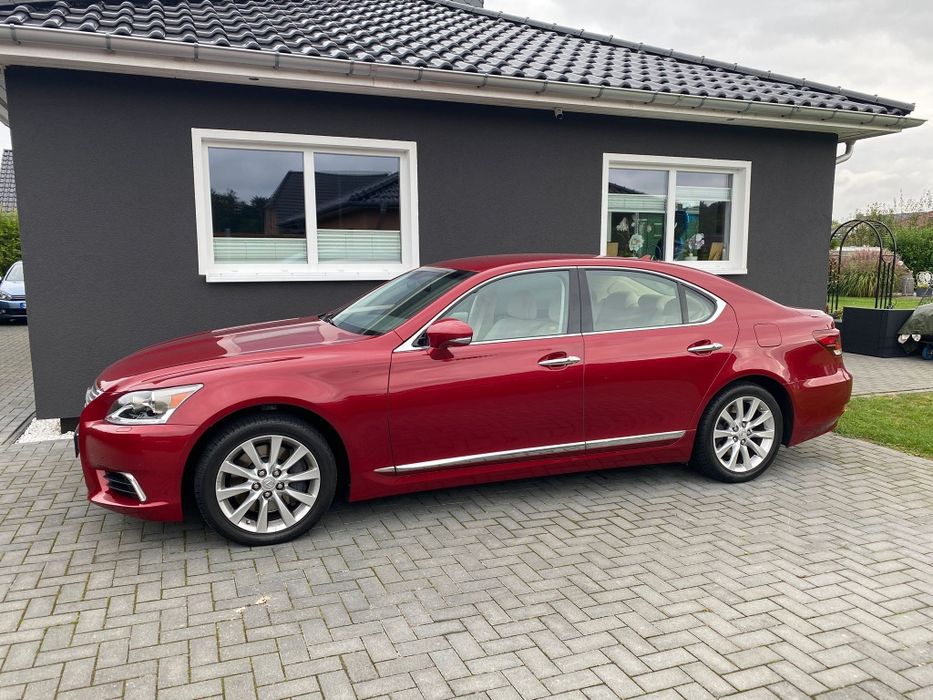Lexus LS