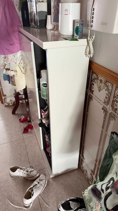 Sapateira Moderna com Porta – 79x108cm