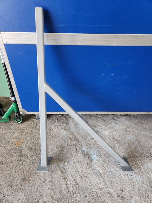 Varias peças de ferro para estruturas