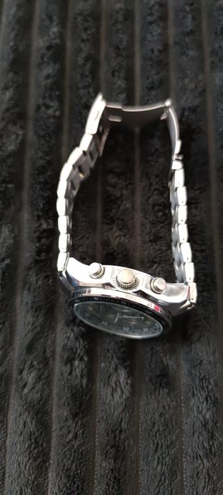 Relógio de pulso com caixa