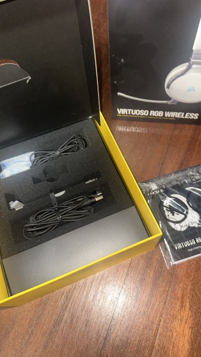 Auscultadores Corsair Virtuoso RGB