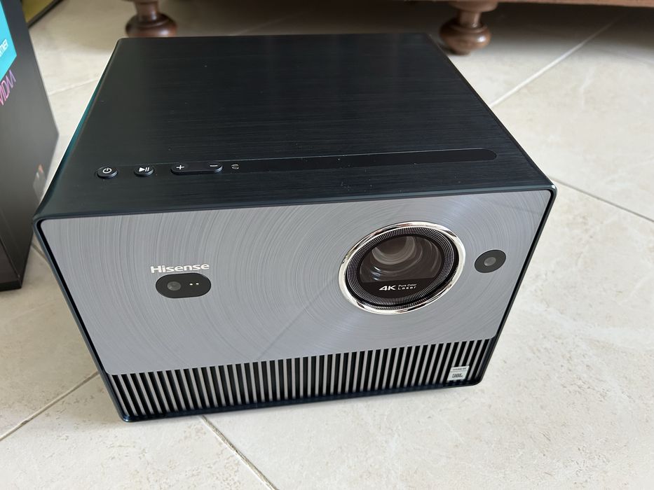 Projetor 4k Hisense C1 c/ garantia