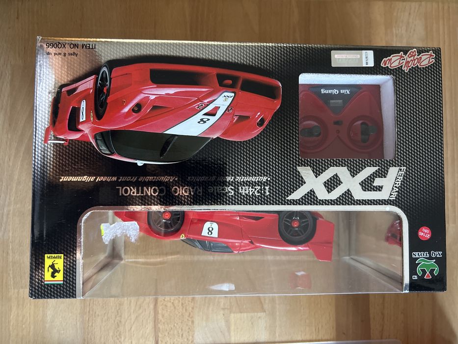 Carro Telecomandado Ferrari FXX 1:24 (XQ Toys) – Novo na Caixa
